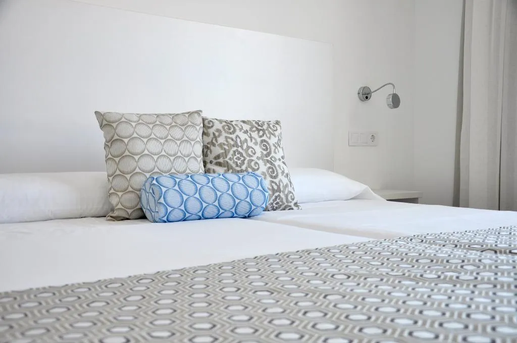 TRIPLE WITH BALCONY Room, Chevy Hotel & Suites, Majorca
