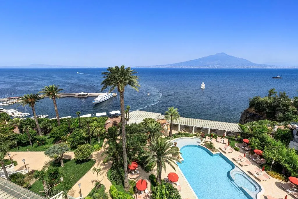 Double or Twin PREMIUM SEA VIEW Room, Grand Hotel Royal, Naples