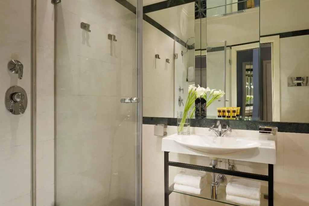 DOUBLE CLASSIC Room, Leon's Place Hotel, Rome