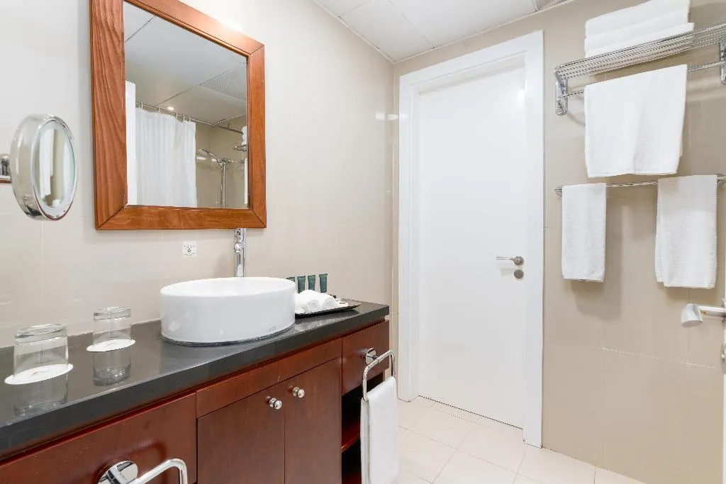 DOUBLE PREMIUM Room, Golden Sands Hotel & Residences, Dubai