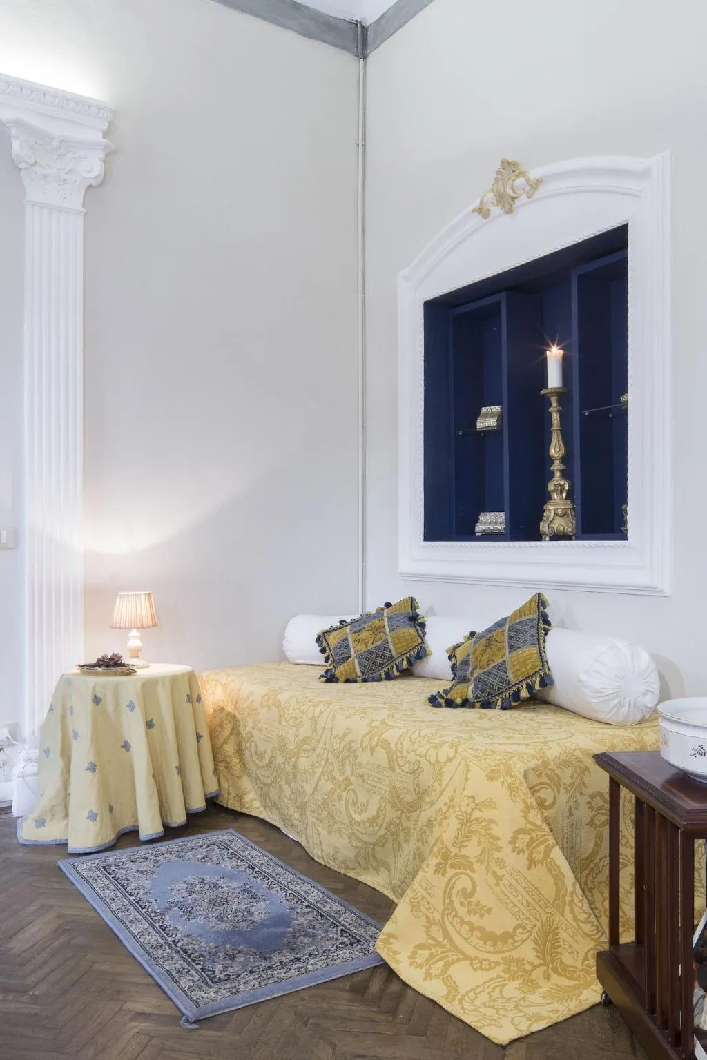 Room, Perla Js, Florence