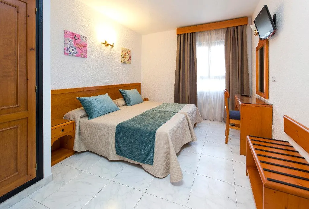 DOUBLE SINGLE USE STANDARD Room, Hostal Mari, Ibiza