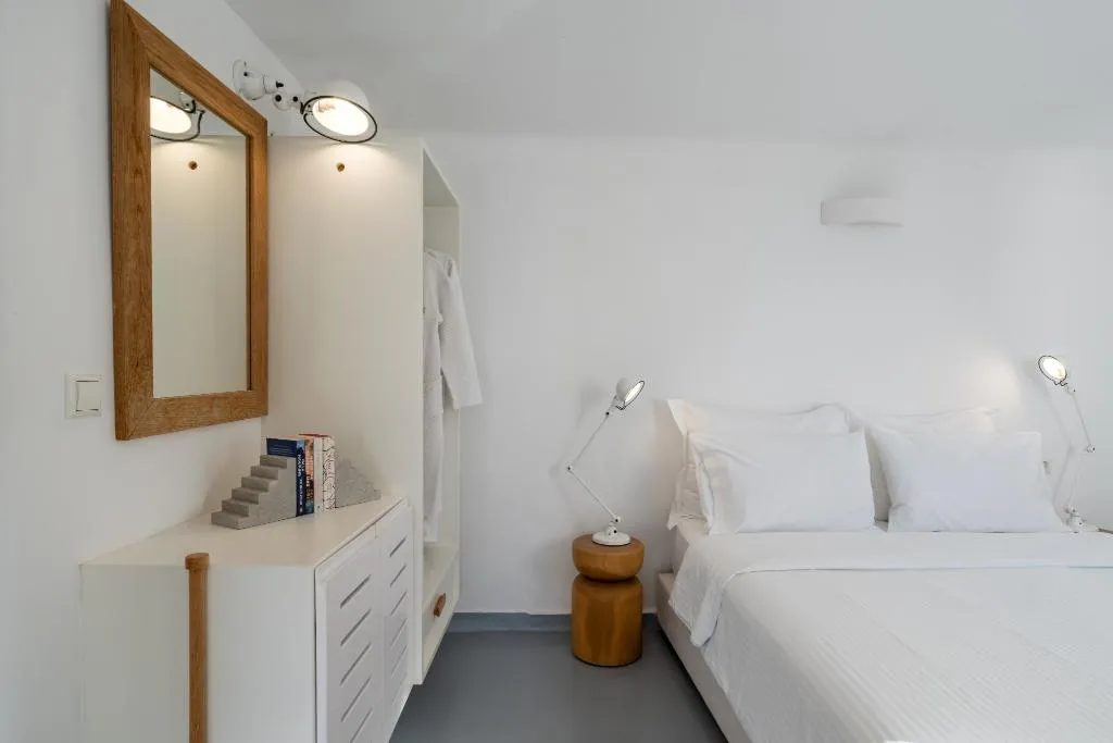 Double or Twin SUPERIOR Room, Cliffside Suites, Santorini