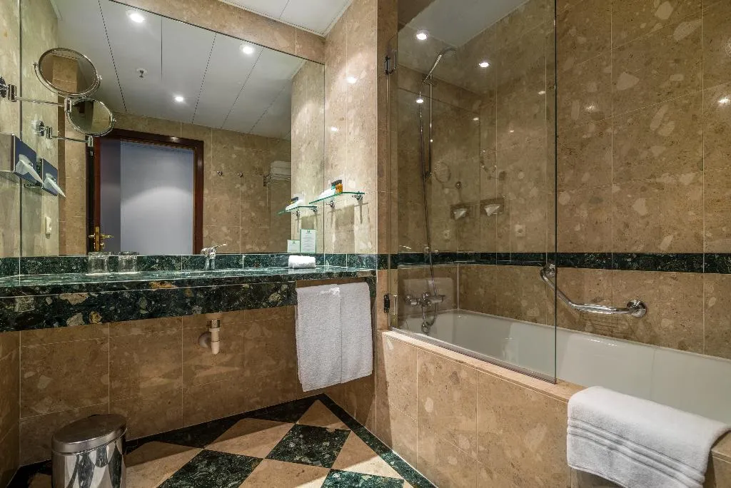 DOUBLE STANDARD Room, Holiday Inn Porto Gaia, Porto