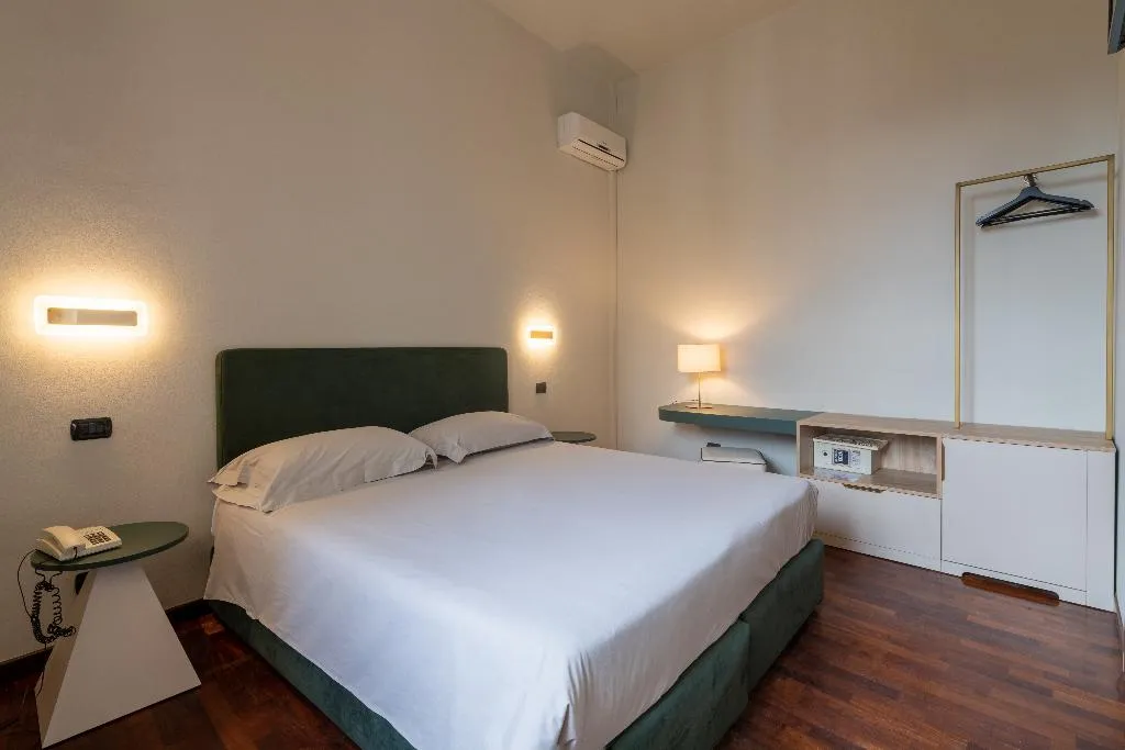 TRIPLE SUPERIOR Room, Hotel Gattapone, Umbria