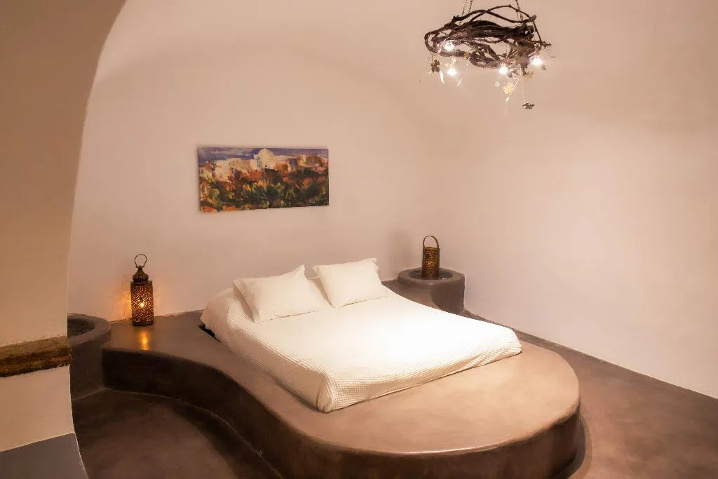 VILLA THREE BEDROOMS WITH PRIVATE POOL Room, Santorini Heritage Villas & Mansions, Santorini