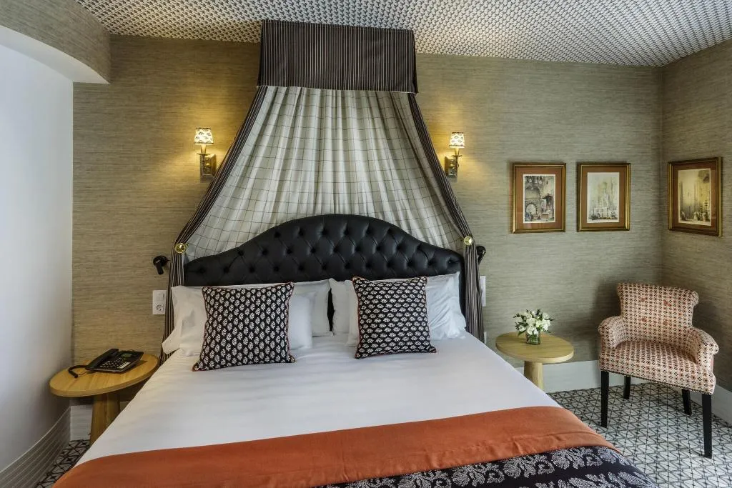 JUNIOR SUITE KING SIZE BED Room, The First One Hotel, Madrid
