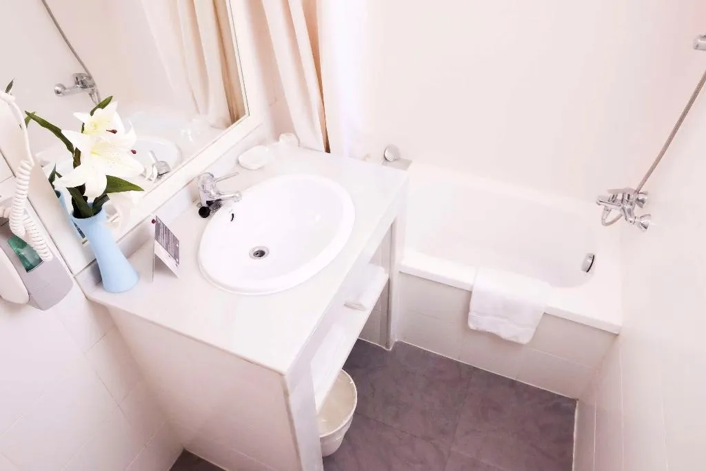 Room, Subur, Costa Brava
