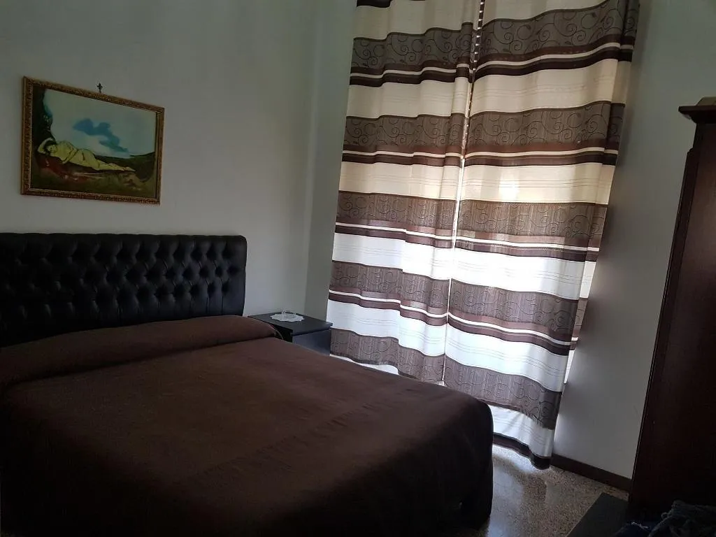 Room, Crispi Rooms, Catania