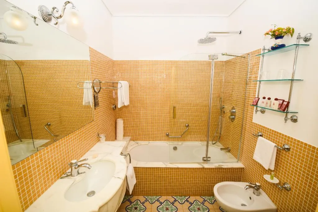 TRIPLE WITH BALCONY Room, Antiche Mura, Naples