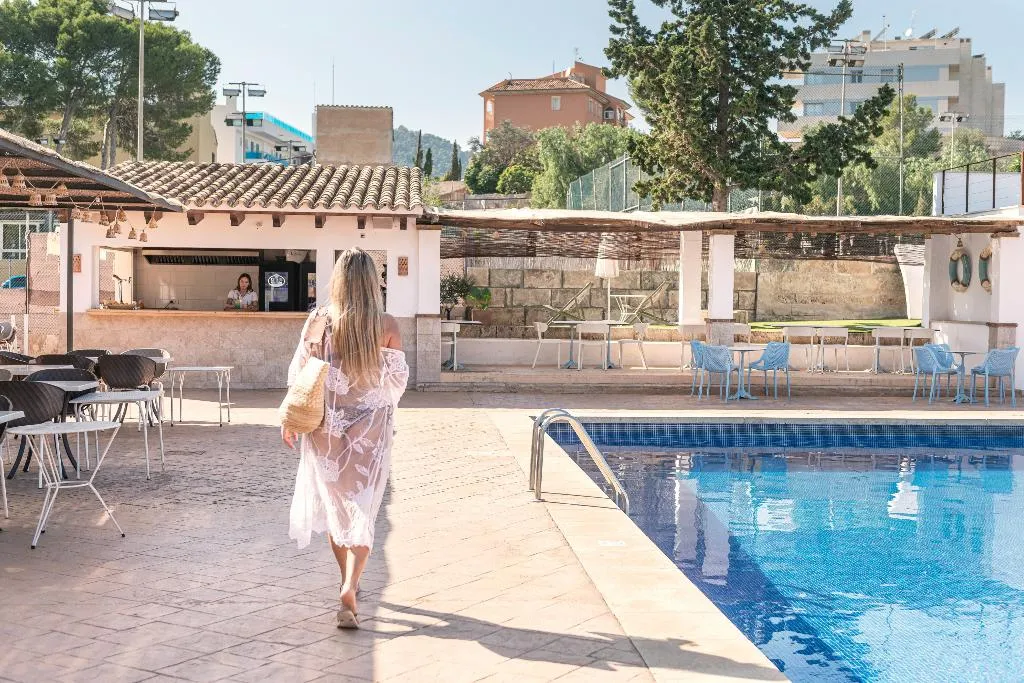 Pool, Villa Real Club Apartments, Majorca