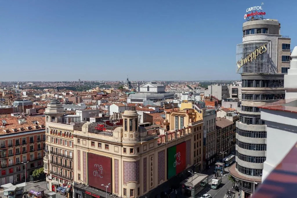 Terrace, Hostal Charlotte, Madrid
