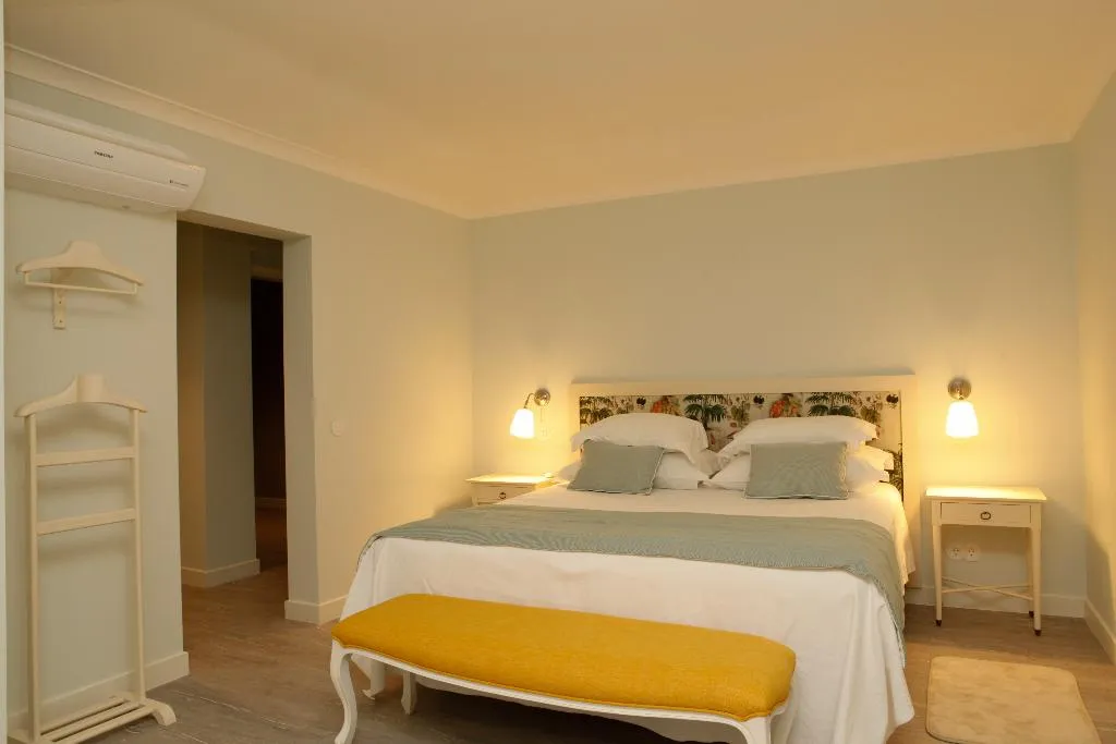 VILLA SUPERIOR Room, Casa Palmela - Small Luxury Hotels & Villas, Lisbon