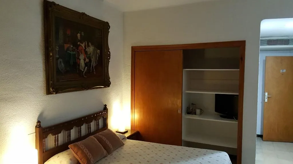 Room, Hostal Residencia Catalina, Costa Brava