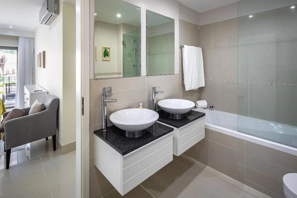 APARTMENT TWO BEDROOMS Room, Shantiapartments, Algarve