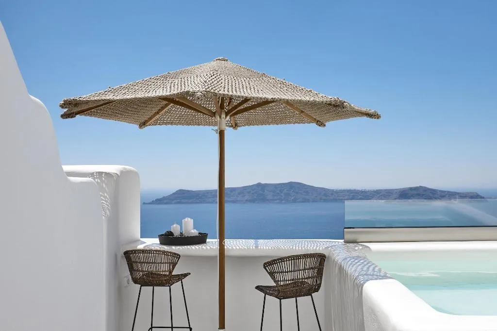 SUITE WITH PRIVATE POOL Room, You And Me Suites, Santorini