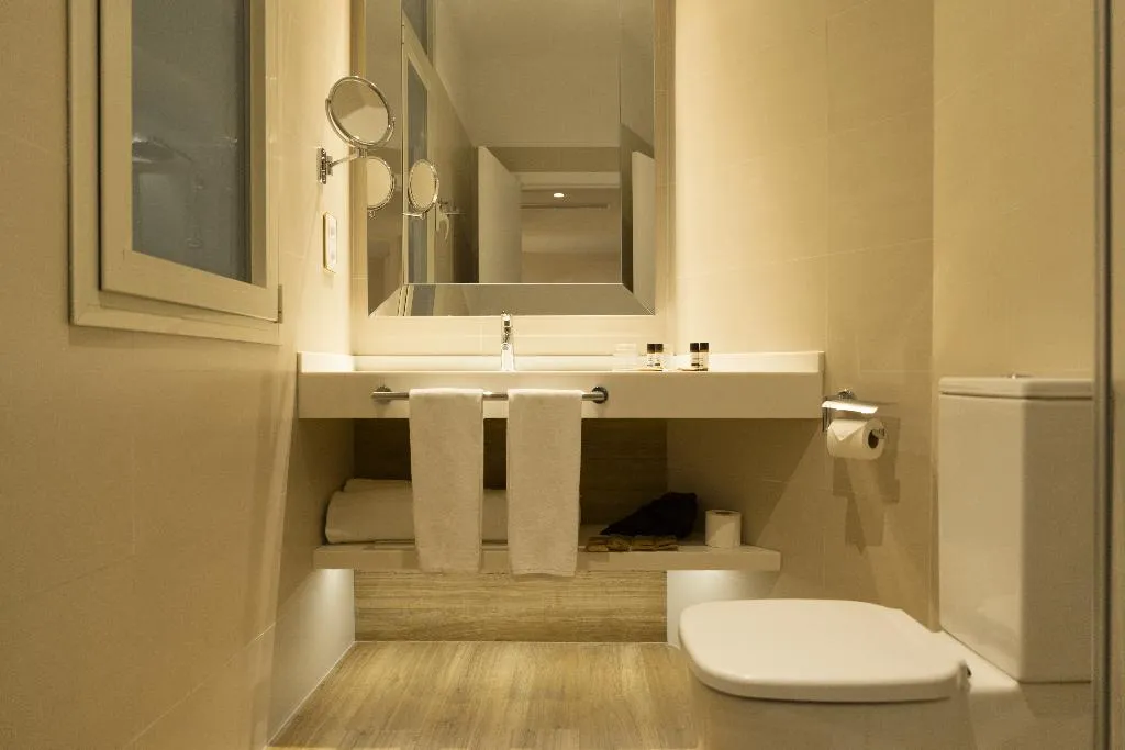 QUADRUPLE STANDARD Room, Icon Bcn, Barcelona