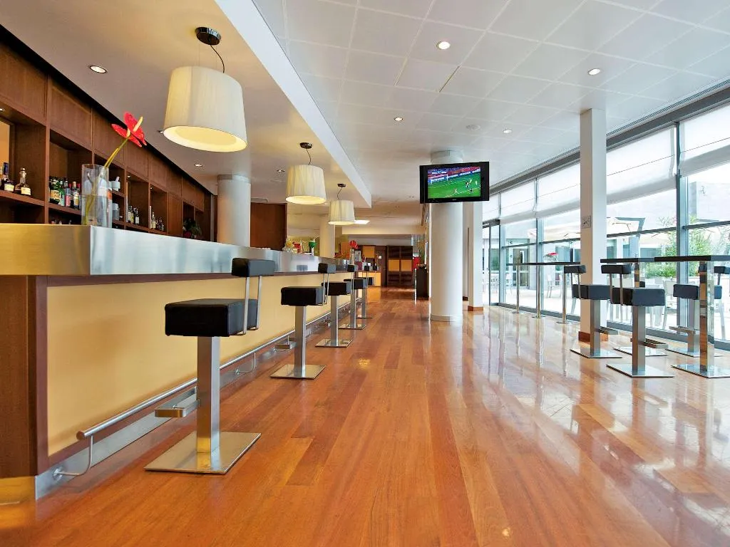 Bar, Novotel Milan Malpensa Airport, Milan