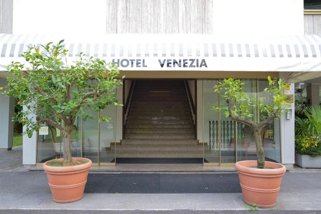 General view, Hotel Venezia, Milan