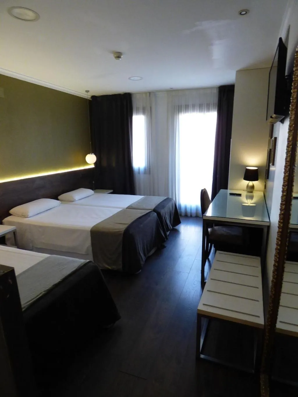 Room, Moderno, Barcelona