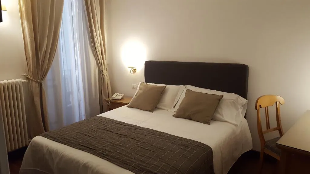 Double or Twin STANDARD Room, Del Real Orto Botanico, Naples