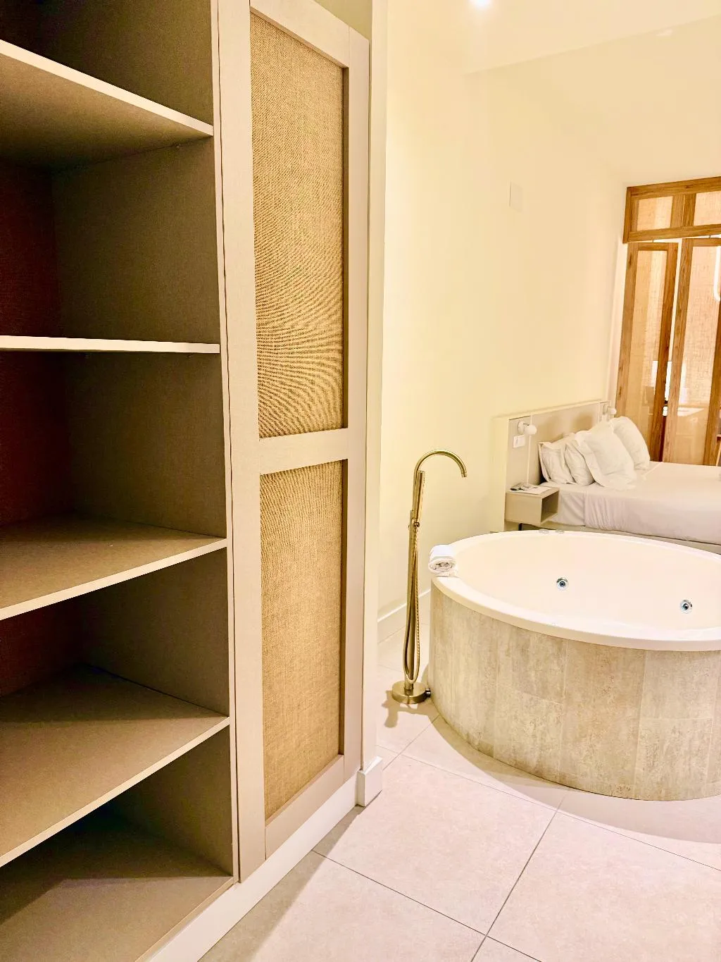 DOUBLE WITH AIR CONDITIONING Room, Velázquez, Costa Blanca