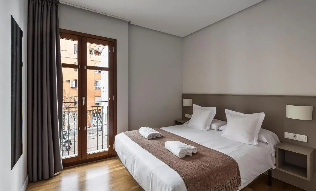 APARTMENT FOUR BEDROOMS Room, Mon Suites Catedral, Valencia