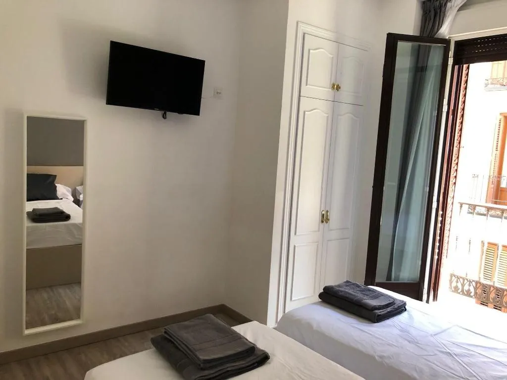 Room, Hostalin Madrid Atocha, Madrid