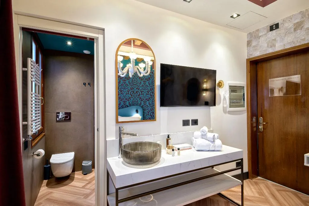 Double or Twin STANDARD Room, Ca' d'Oro, Venice