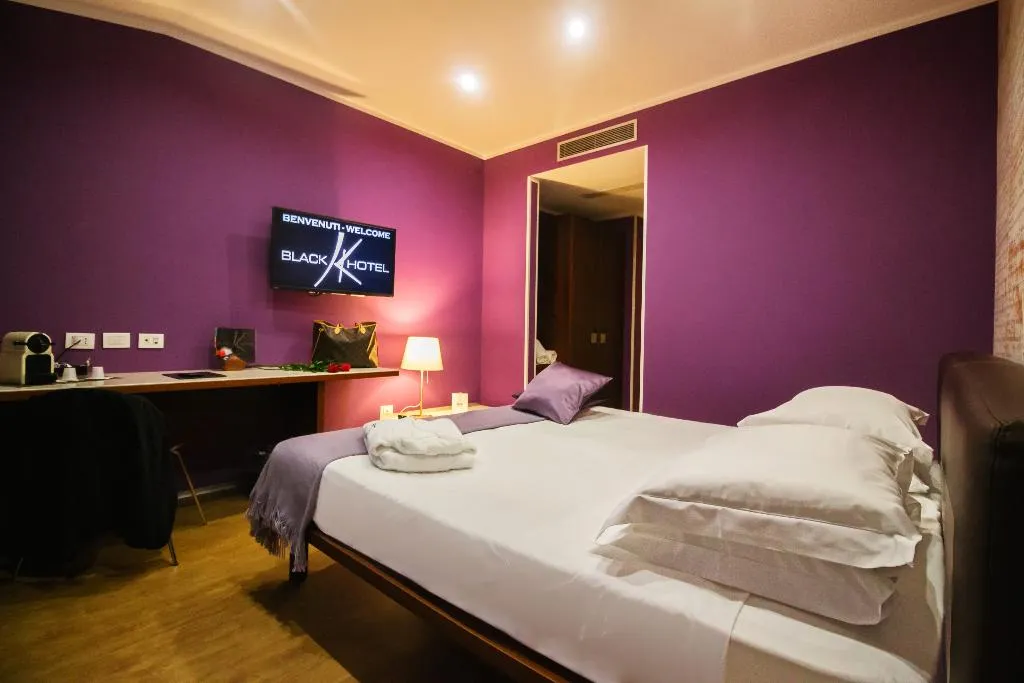 TWIN SUPERIOR Room, Black, Rome
