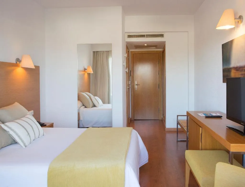 Double or Twin STANDARD Room, JS Alcudi Mar, Majorca