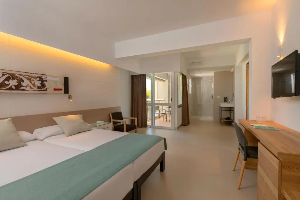 JUNIOR SUITE WITH TERRACE Room, Cosmopolitan, Majorca
