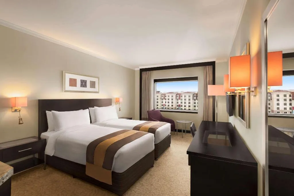 TWIN DELUXE Room, Ramada Plaza by Wyndham Dubai Deira, Dubai