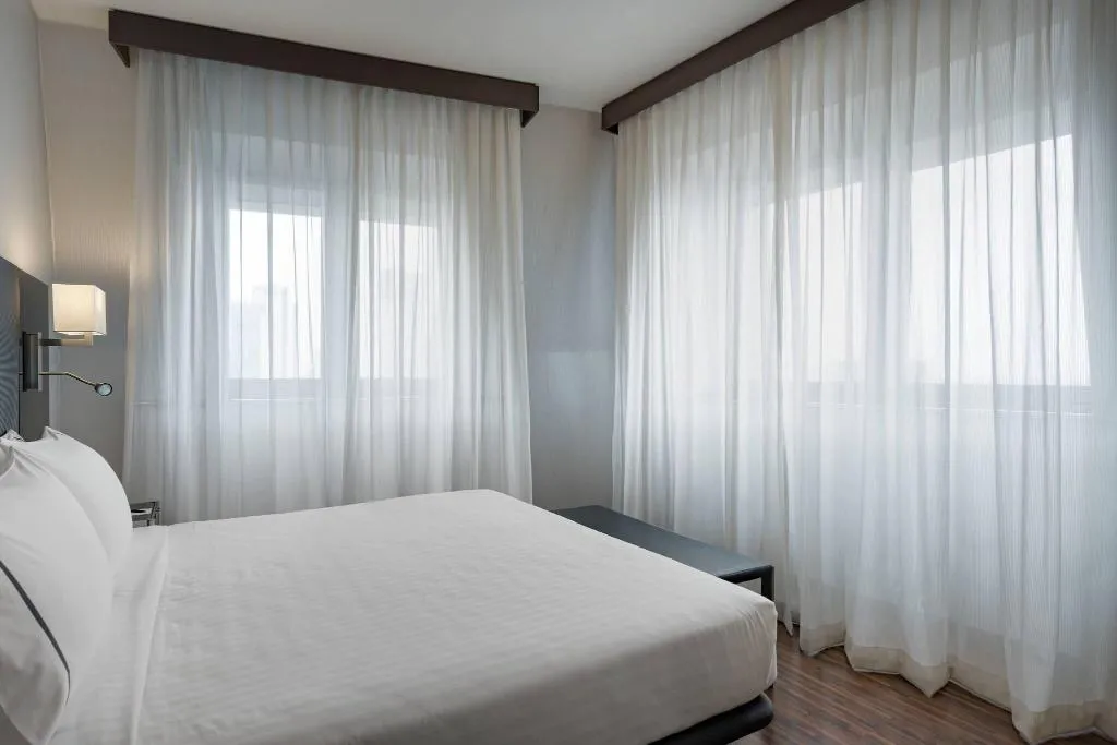 DOUBLE KING SIZE BED Room, AC Milano, Milan
