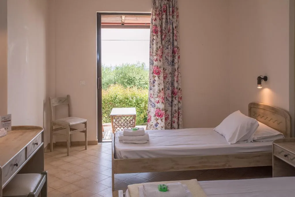 TRIPLE STANDARD Room, Villa Kapnisi, Zante