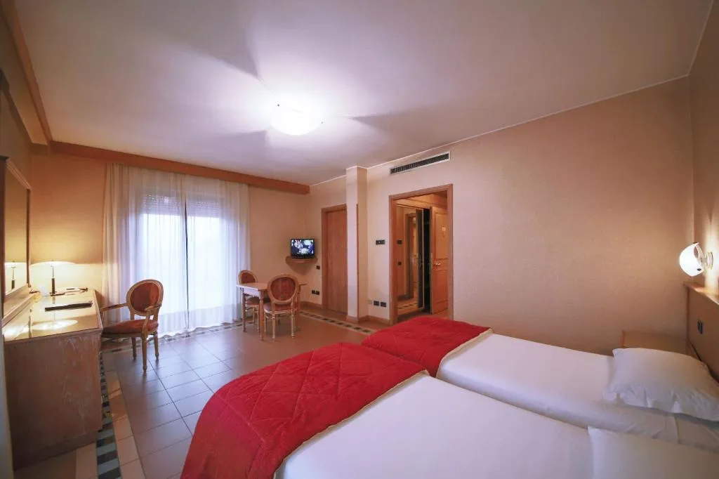 DOUBLE SINGLE USE ECONOMY Room, Monica Hotel Fiera, Milan