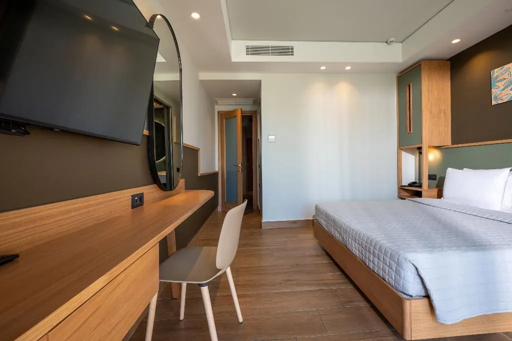 SUITE WITH PRIVATE POOL Room, Royal & Imperial Belvedere Resort, Crete