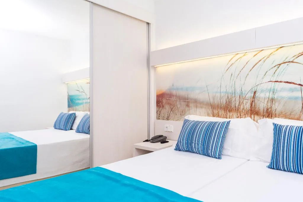 Room, Apartamentos Globales Lord Nelson, Menorca