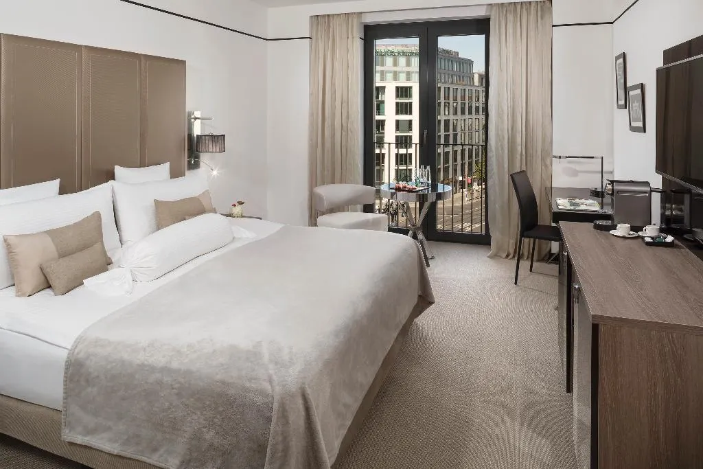 Room, Melia Berlin, Berlin