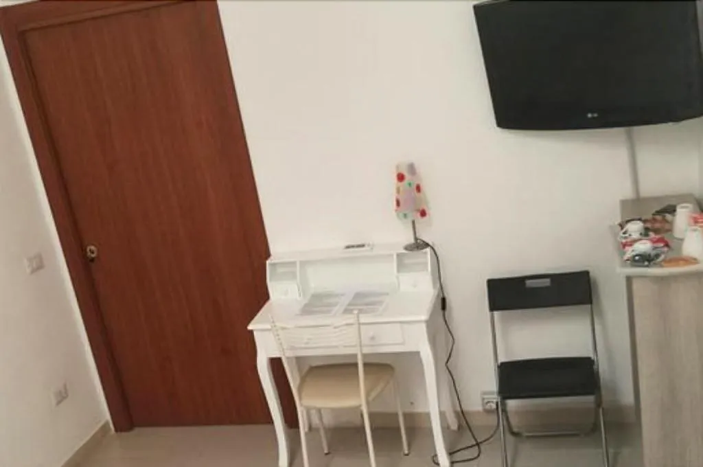 Room, Bed And Breakfast Ocurniciell, Naples