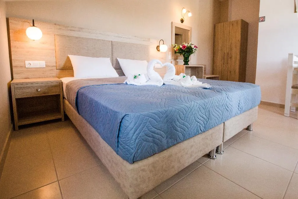 STUDIO SUPERIOR POOL VIEW Room, Mastorakis Studios, Crete