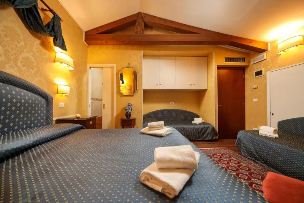 TRIPLE STANDARD Room, Da Bruno, Venice