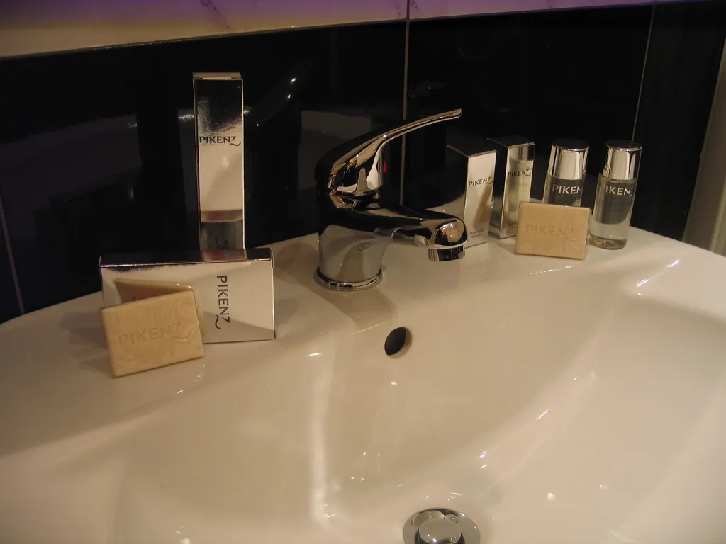 SINGLE STANDARD Room, Moon Palace Hotel, Milan