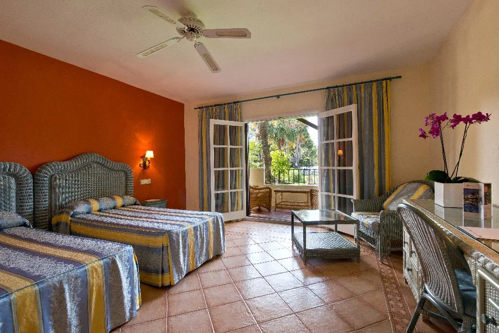 DOUBLE SUPERIOR Room, Bluebay Banús, Costa Del Sol