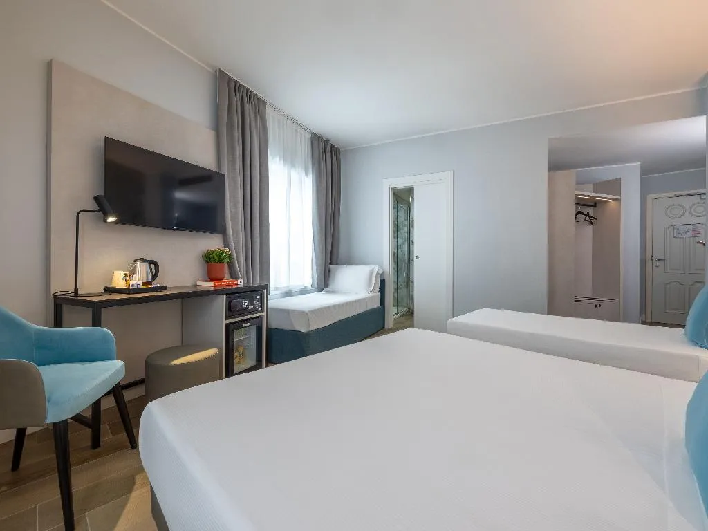 FAMILY ROOM STANDARD Room, iH Hotels Milano Centrale, Milan