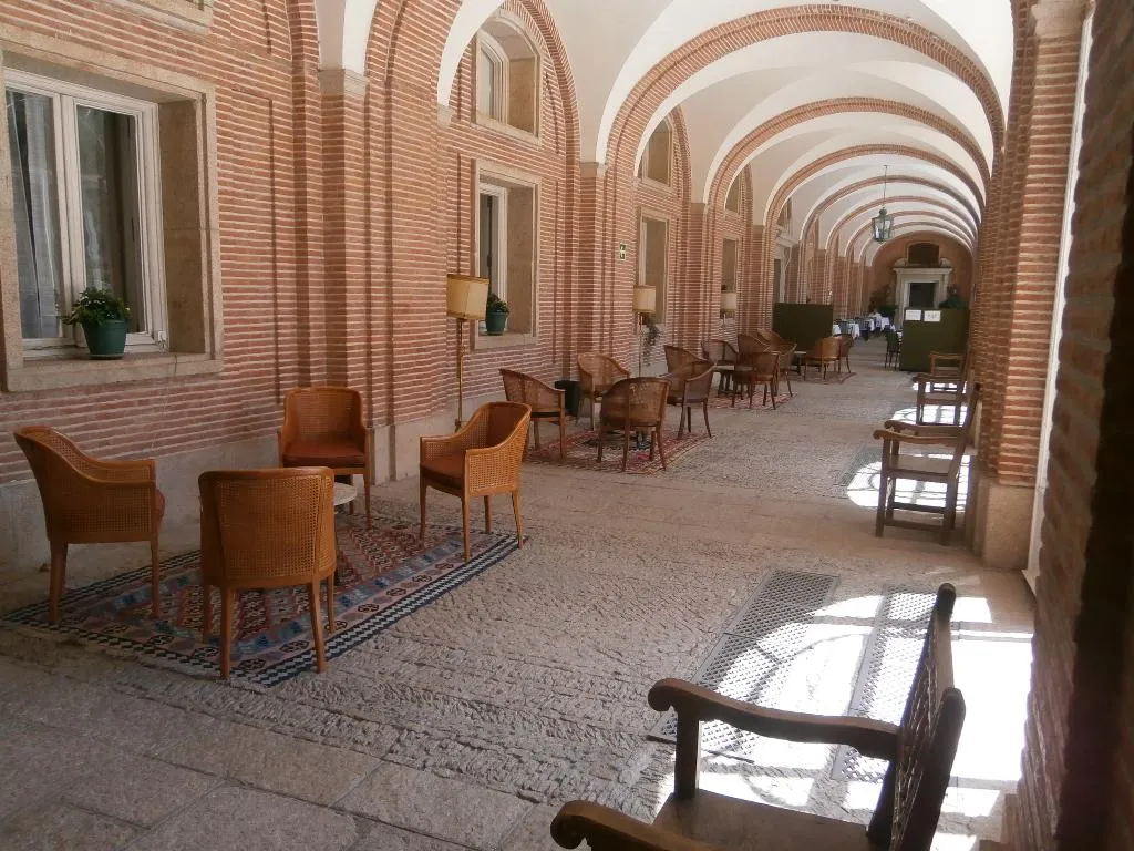 Terrace, Hospederia Santa Cruz, Madrid