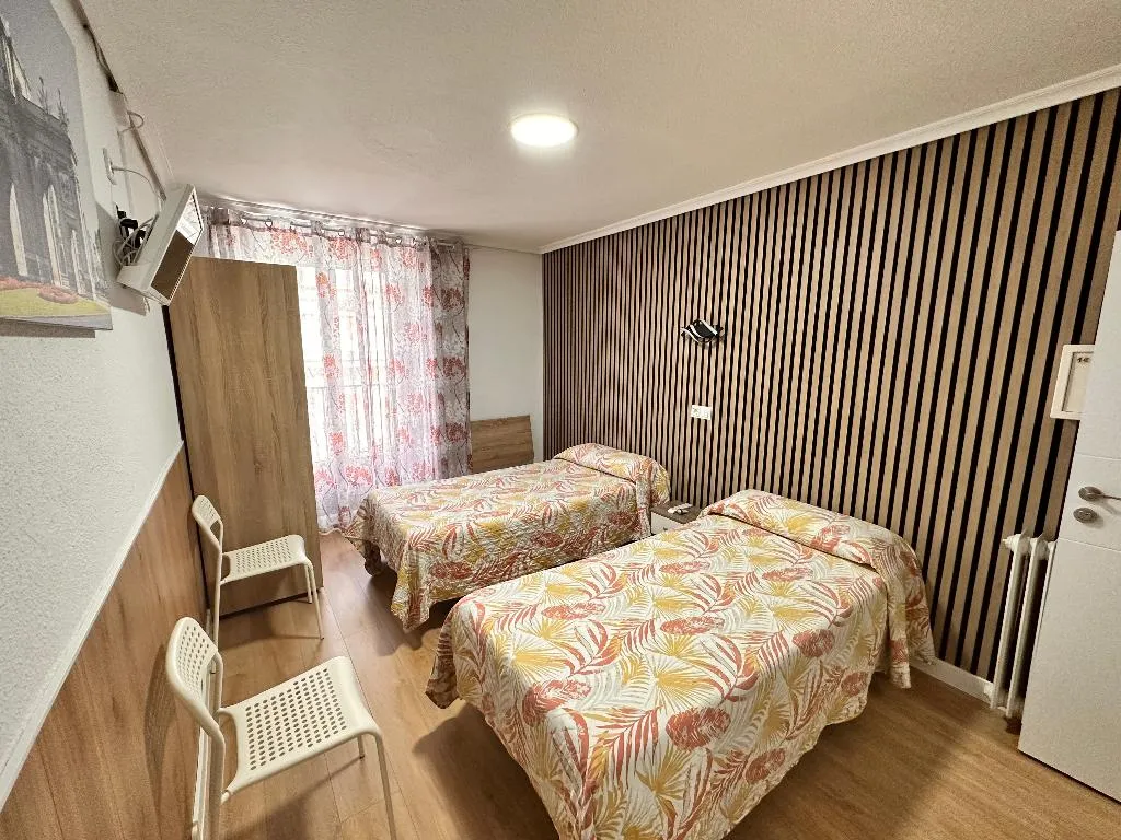 DOUBLE STANDARD Room, Hostal Rober, Madrid