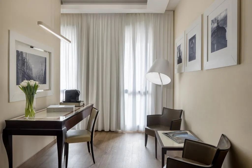JUNIOR SUITE CAPACITY 2 Room, UNA HOTELS Cusani Milano, Milan