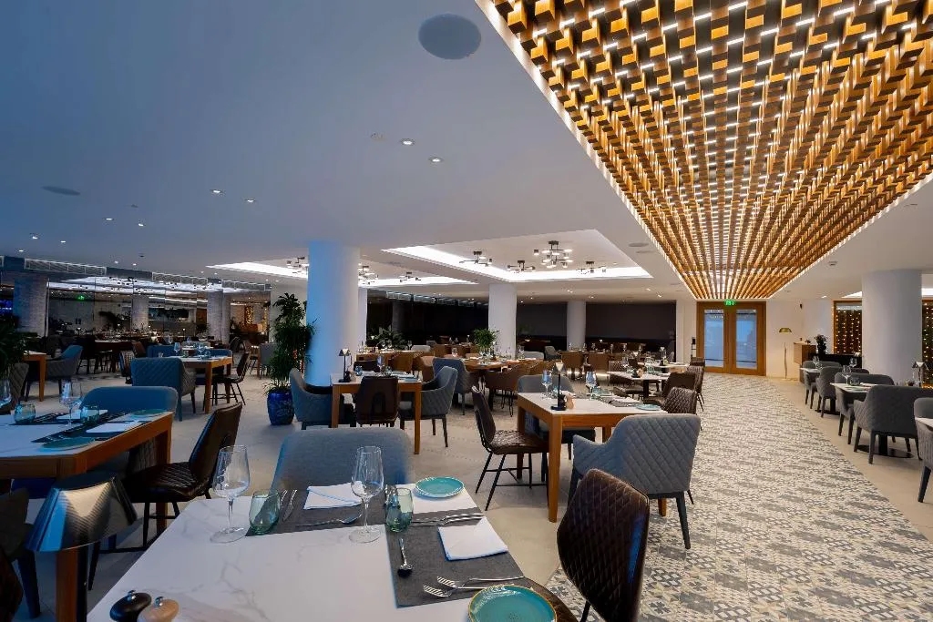 Restaurant, Radisson Beach Resort Larnaca, Cyprus