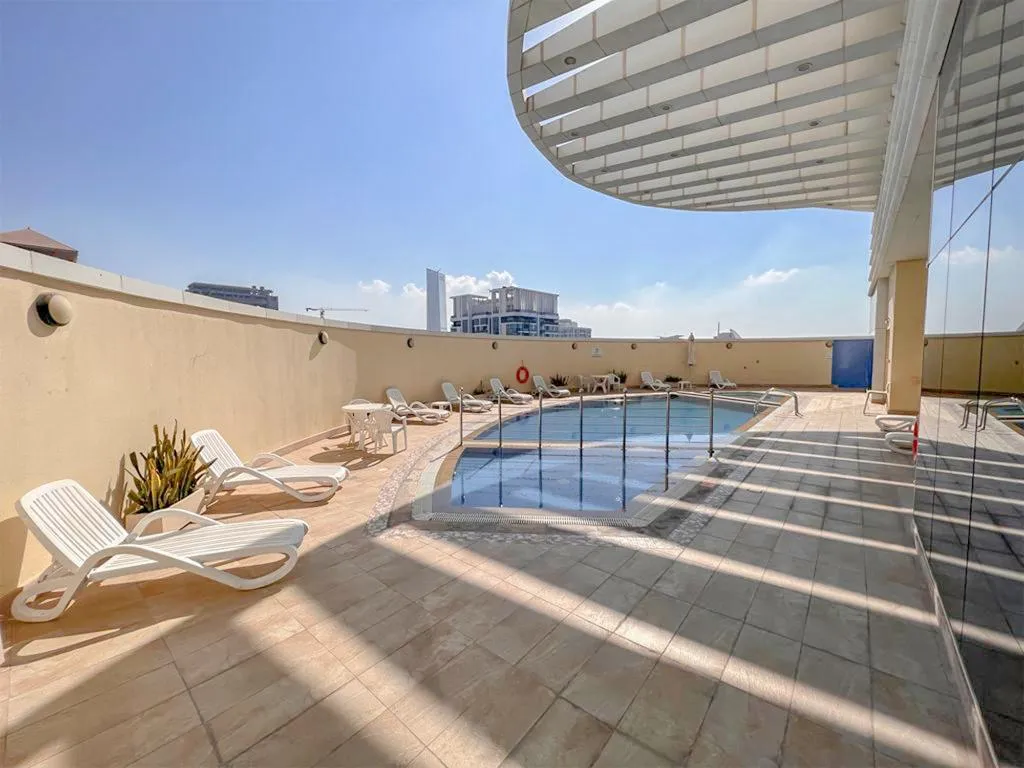 Pool, Goldcrest Executive, Dubai